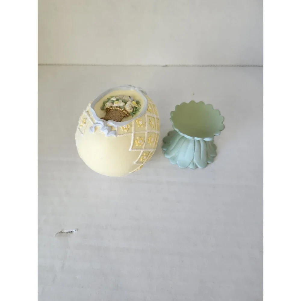 Vintage Avon 1994 Season's Treasure Egg Collection Floral Bouquet